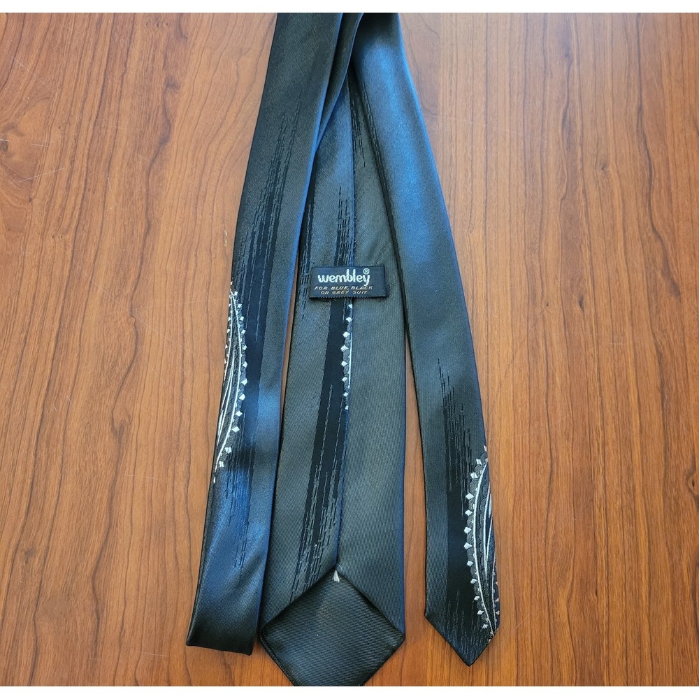 Vintage Wembley Black Paisley Yin Yang‎ Necktie 56 X 2.5 Skinny - Picture 5 of 6